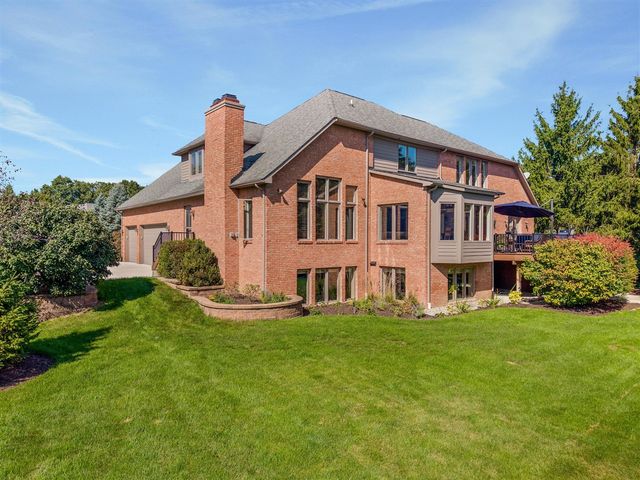 7040 Royal Villa Court, Canton, MI 48187