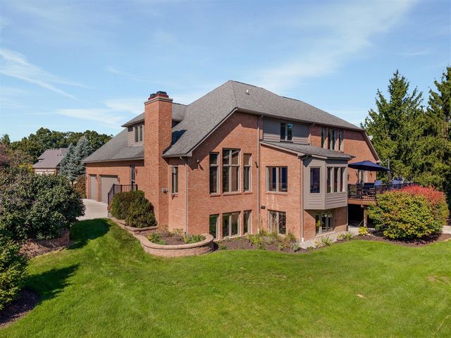 7040 Royal Villa Court, Canton, MI 48187