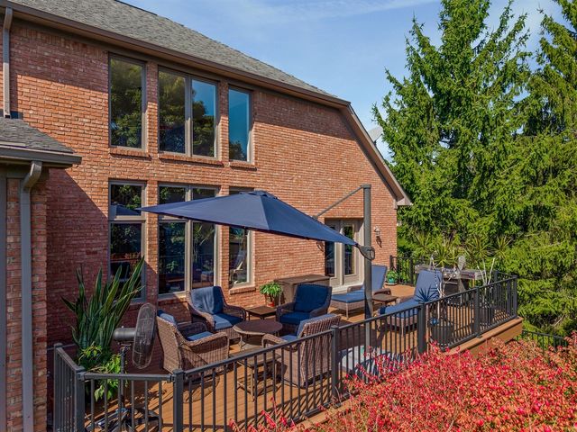 7040 Royal Villa Court, Canton, MI 48187