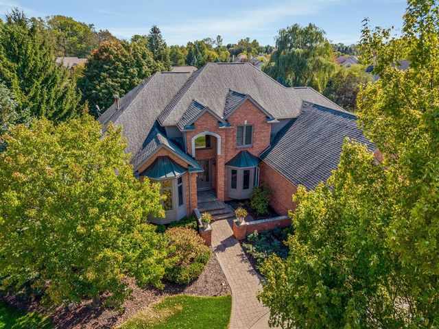 7040 Royal Villa Court, Canton, MI 48187