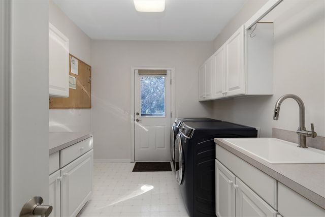 7040 Royal Villa Court, Canton, MI 48187