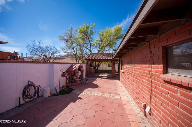 336 E Calle Soto, Nogales, AZ 85621