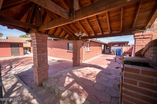 336 E Calle Soto, Nogales, AZ 85621