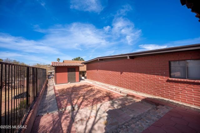 336 E Calle Soto, Nogales, AZ 85621