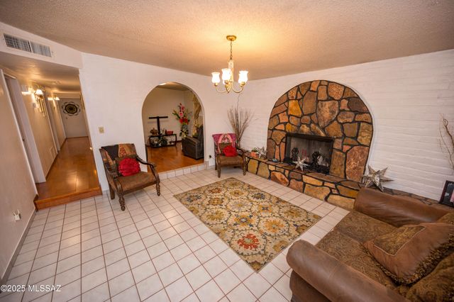 336 E Calle Soto, Nogales, AZ 85621