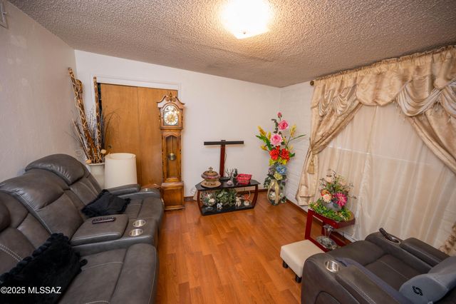 336 E Calle Soto, Nogales, AZ 85621