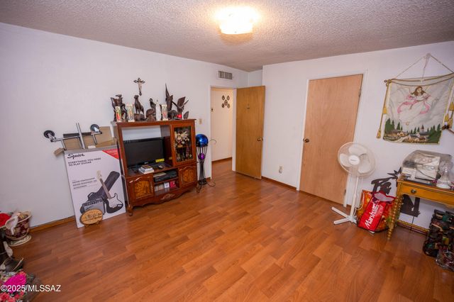 336 E Calle Soto, Nogales, AZ 85621