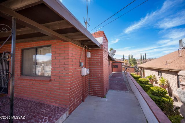 336 E Calle Soto, Nogales, AZ 85621