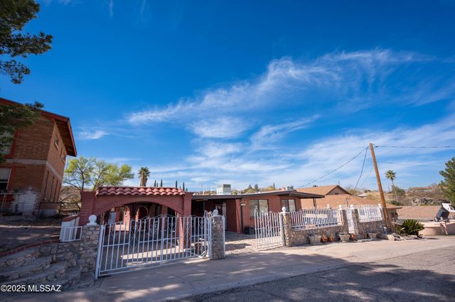 336 E Calle Soto, Nogales, AZ 85621