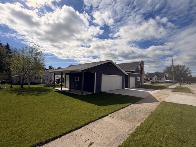 1924 24th STREET, Two Rivers, WI 54241