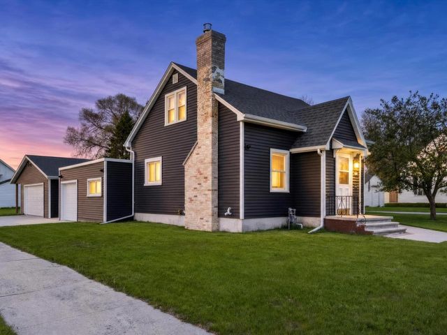 1924 24th STREET, Two Rivers, WI 54241