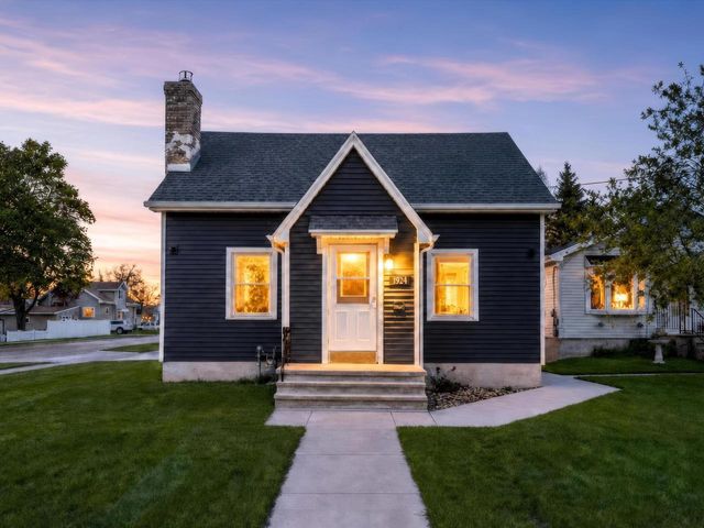 1924 24th STREET, Two Rivers, WI 54241