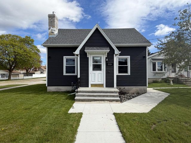 1924 24th STREET, Two Rivers, WI 54241