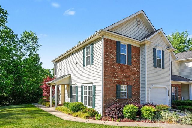 8917 Cinnabay Drive, Charlotte, NC 28216