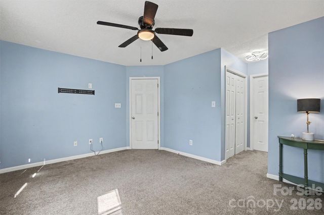 8917 Cinnabay Drive, Charlotte, NC 28216