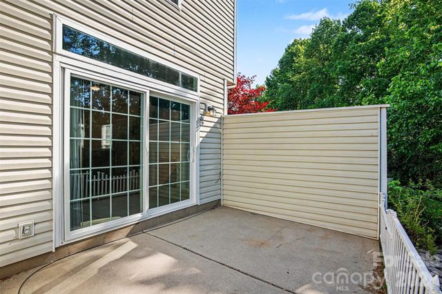 8917 Cinnabay Drive, Charlotte, NC 28216