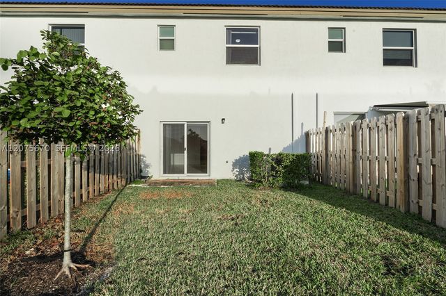 12428 NW 23rd Ct, Miami, FL 33167
