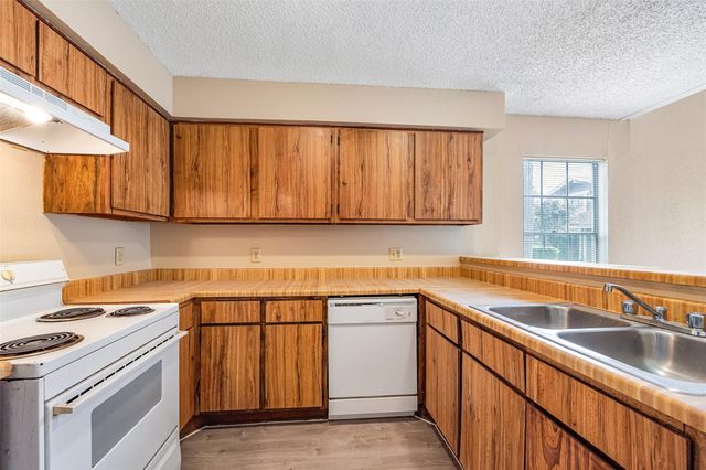 6315 Cattails Lane, Houston, TX 77035