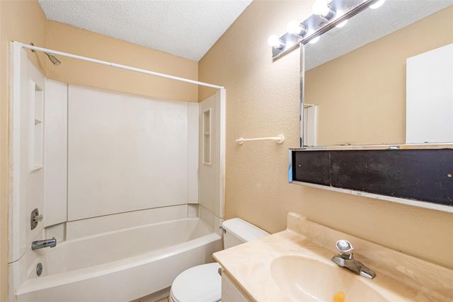 6315 Cattails Lane, Houston, TX 77035