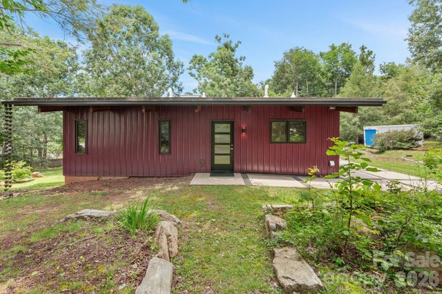 39 Wolf Road, Asheville, NC 28805