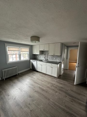 369 Waverly 2, North Andover, MA 01845