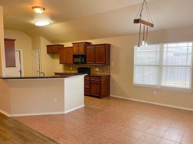 10012 Weatherford Avenue, Lubbock, TX 79423