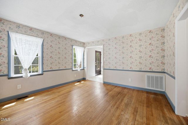 5101 Sandlewood Drive, Raleigh, NC 27609