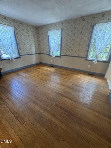 5101 Sandlewood Drive, Raleigh, NC 27609