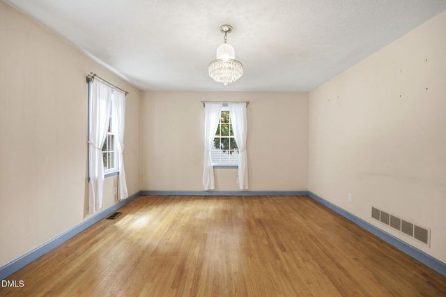 5101 Sandlewood Drive, Raleigh, NC 27609