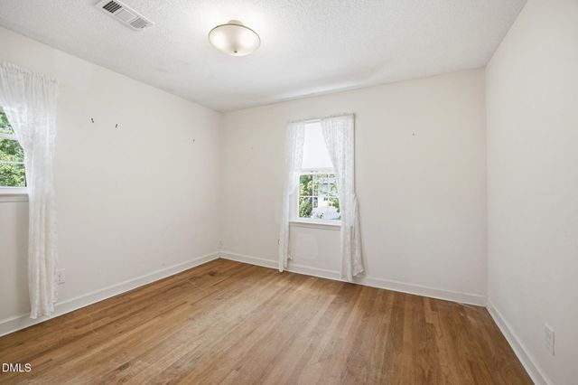 5101 Sandlewood Drive, Raleigh, NC 27609
