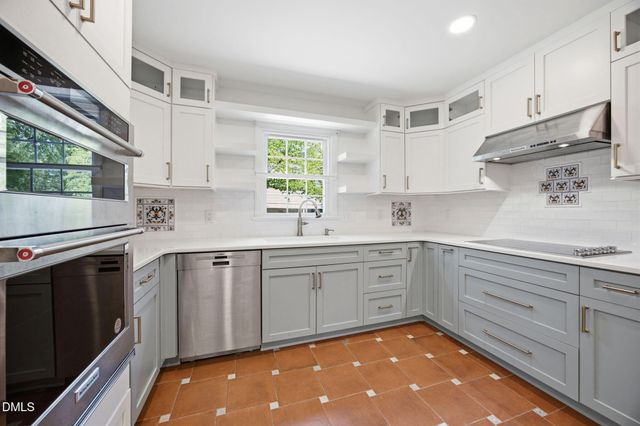 5101 Sandlewood Drive, Raleigh, NC 27609