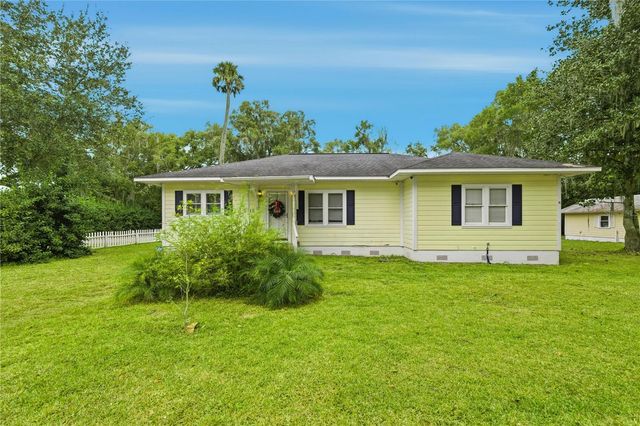 5915 AVENUE F, Mc Intosh, FL 32664