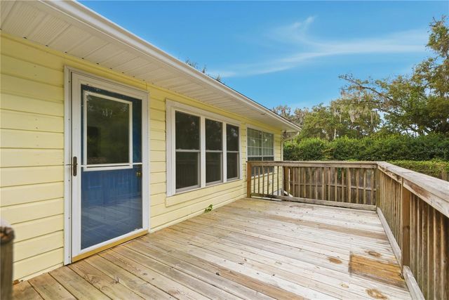 5915 AVENUE F, Mc Intosh, FL 32664