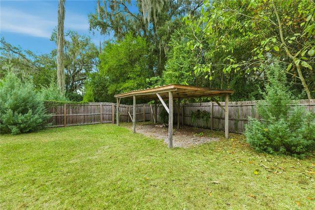 5915 AVENUE F, Mc Intosh, FL 32664