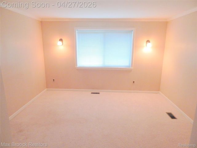 116 E HICKORY GROVE Road, Bloomfield Hills, MI 48304