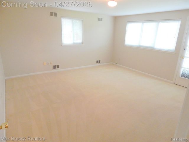 116 E HICKORY GROVE Road, Bloomfield Hills, MI 48304