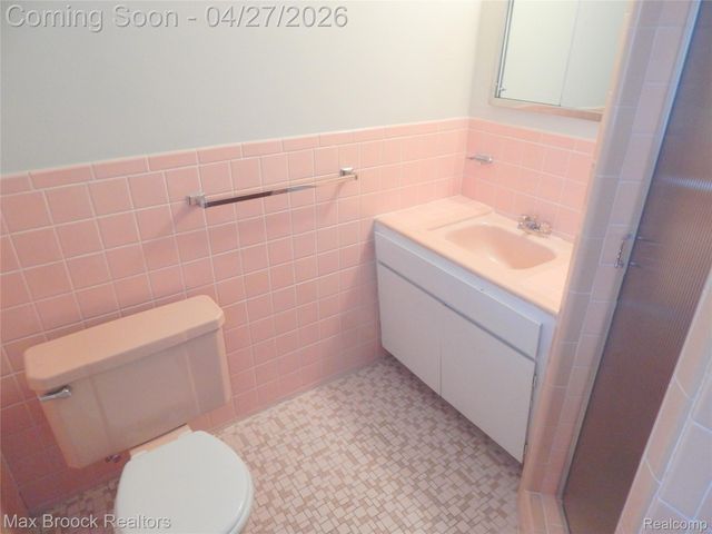 116 E HICKORY GROVE Road, Bloomfield Hills, MI 48304