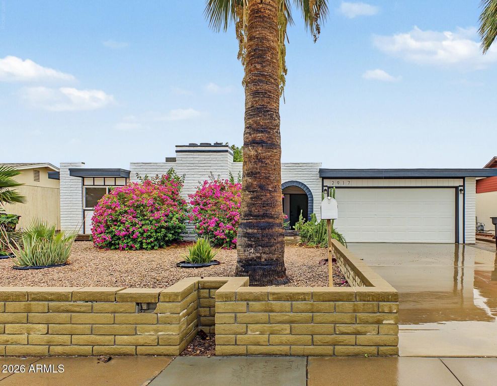 2917 W LAUREL Lane, Phoenix, AZ 85029 — photo 2