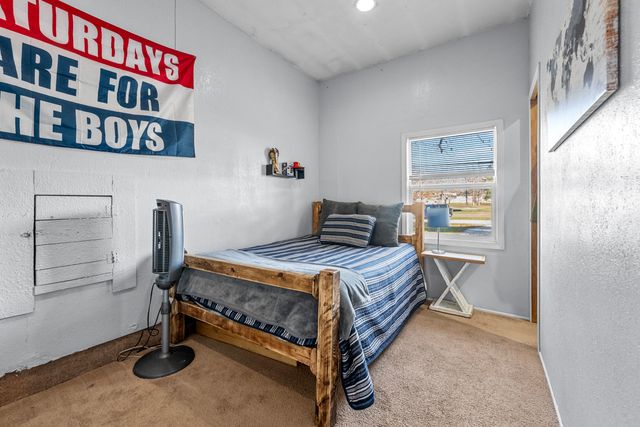 805 N Dogwood Street, Strafford, MO 65757