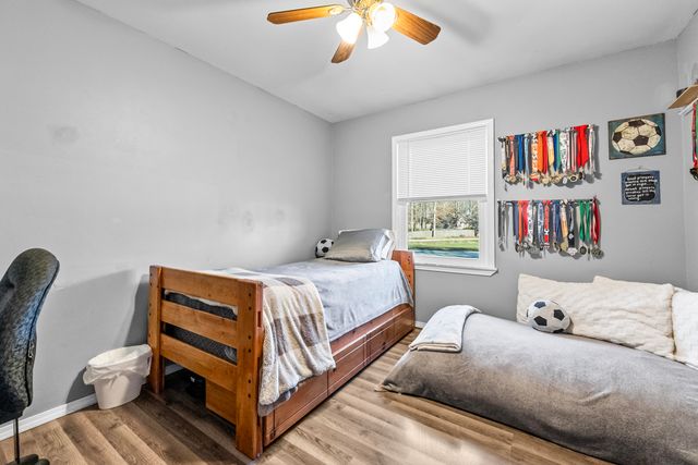 805 N Dogwood Street, Strafford, MO 65757