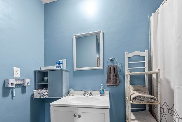 805 N Dogwood Street, Strafford, MO 65757