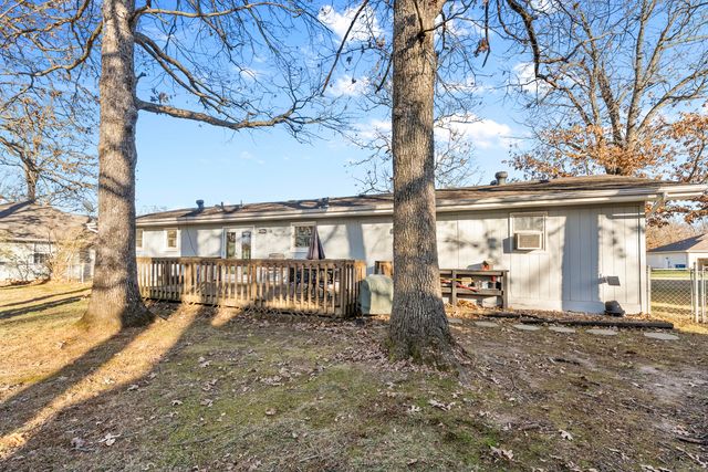 805 N Dogwood Street, Strafford, MO 65757