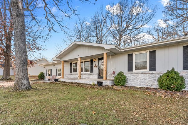 805 N Dogwood Street, Strafford, MO 65757