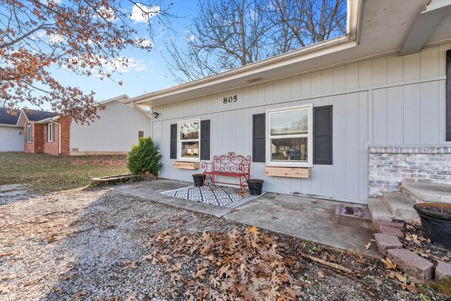 805 N Dogwood Street, Strafford, MO 65757