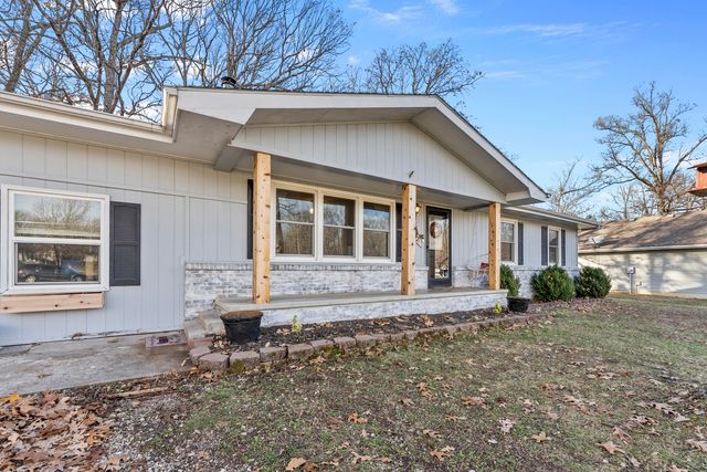 805 N Dogwood Street, Strafford, MO 65757