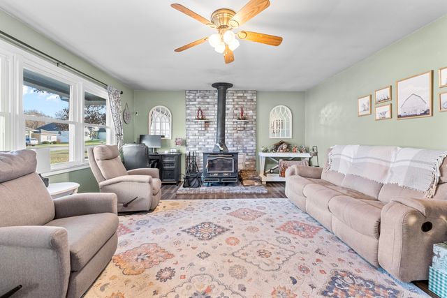 805 N Dogwood Street, Strafford, MO 65757