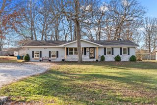 805 N Dogwood Street, Strafford, MO 65757