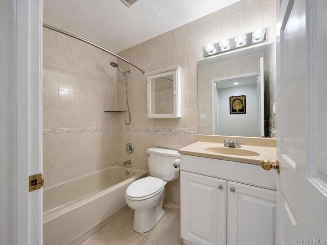 13-09 Michael Court 164M, Bayside, NY 11360