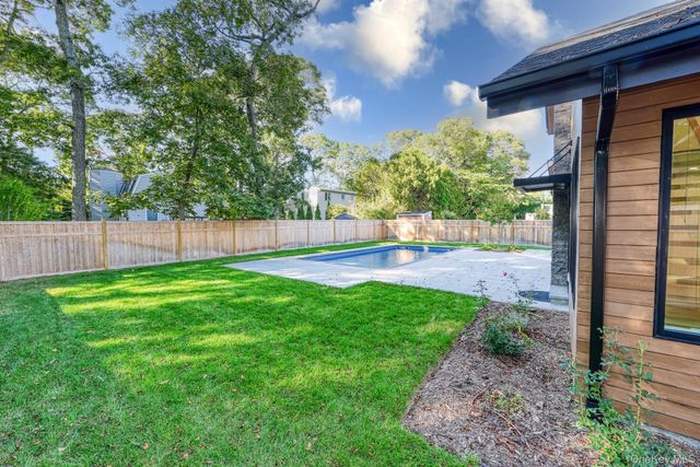 17 Heather Drive, Remsenburg, NY 11960