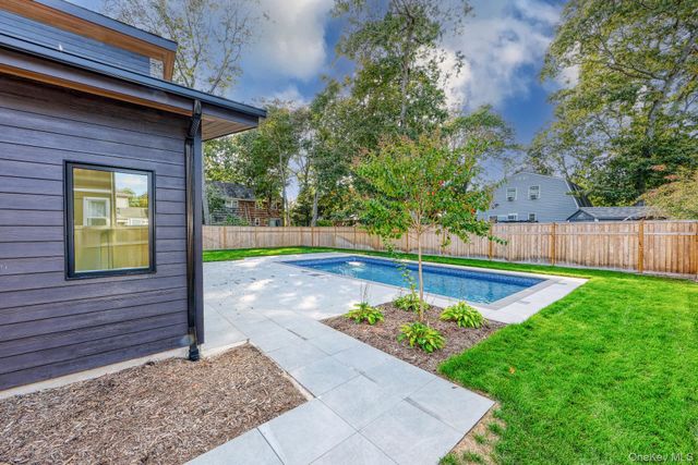 17 Heather Drive, Remsenburg, NY 11960